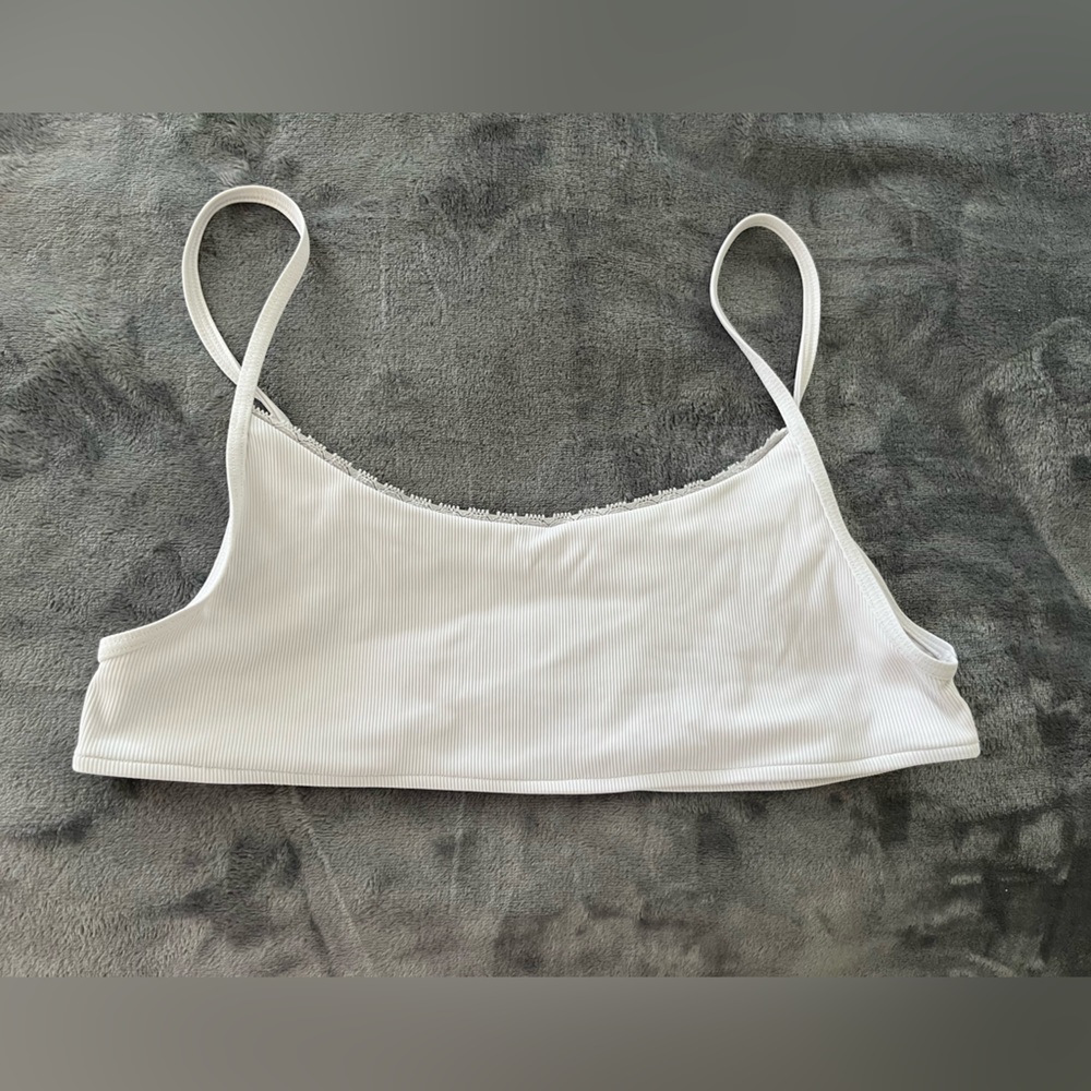 Frankie’s bikinis white top